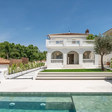 5-bedroom Private Pool فيلة