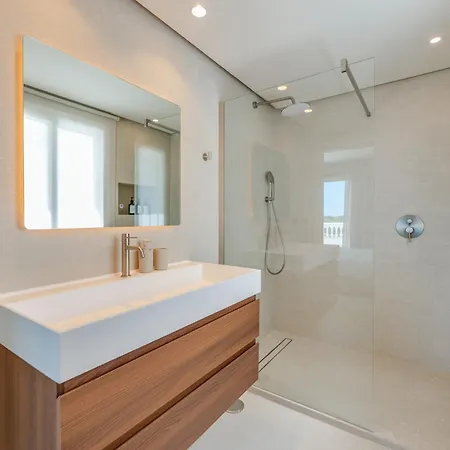 فيلة 5-bedroom Private Pool